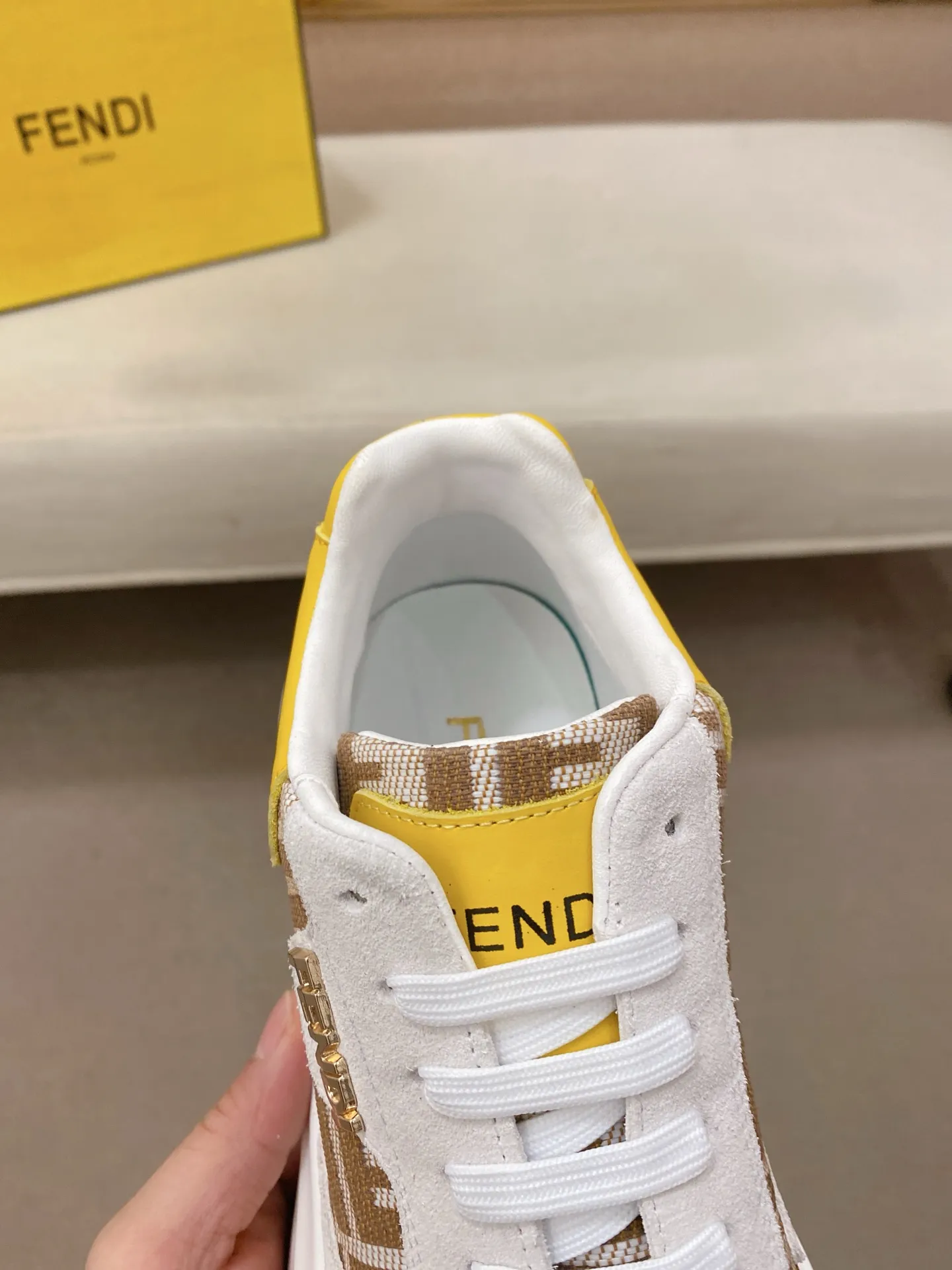 Men's shoes 💰 462💰 (fendi) New style 👊🏻 upper 🇮🇹 imported cowhide fabric 🇩🇪 lining imported sheepskin lining. The original outsole is molded to highlight the identity of every man, and the upper foot is elegant and stable🚶🏻🚶🏻The high-end custom counters reproduce the original version📯No matter the wind or rain, the shoe last remains unchanged and can withstand the verification of time🔍️,🔵 Size: 38-44